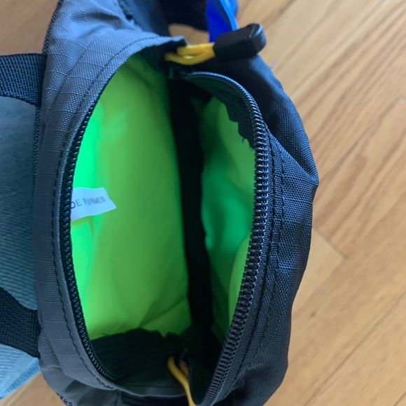 CamelBak Fanny pack - Picture 3 of 3